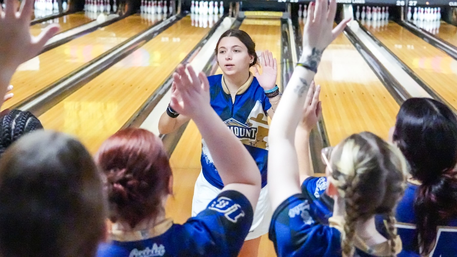 Kayleigh McMullen Comes Back to High Fives after bowling a frame