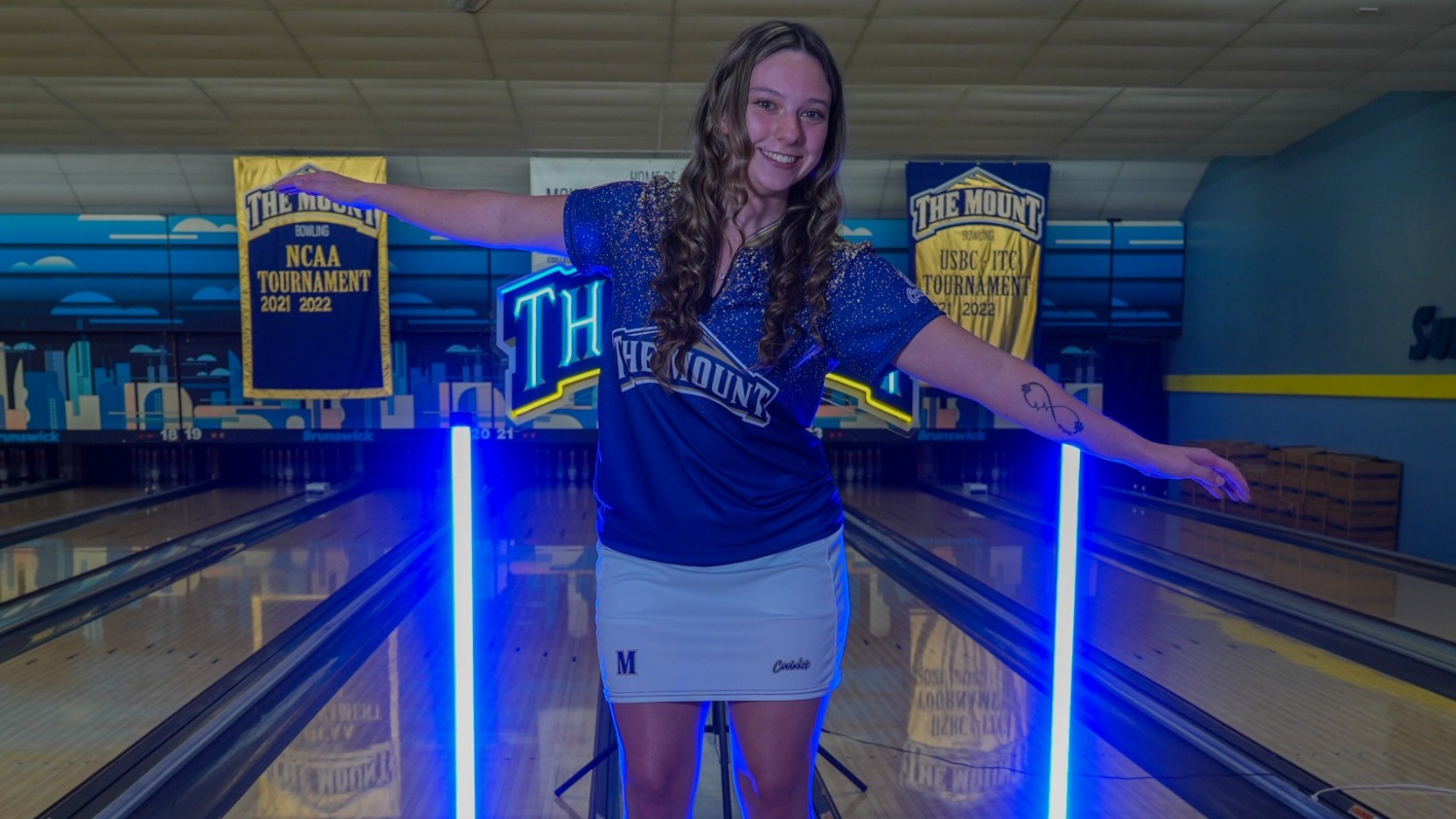 Amber Benson Surfing on Top on Coach Farwell
