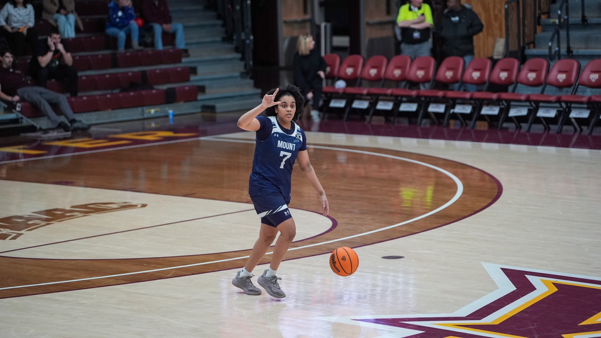 AP dribbling at Iona