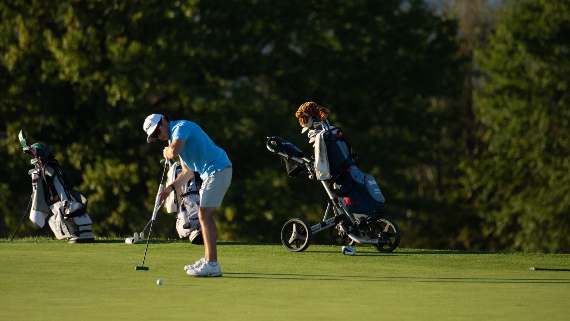 Santiago Bonequi Lining up Shot