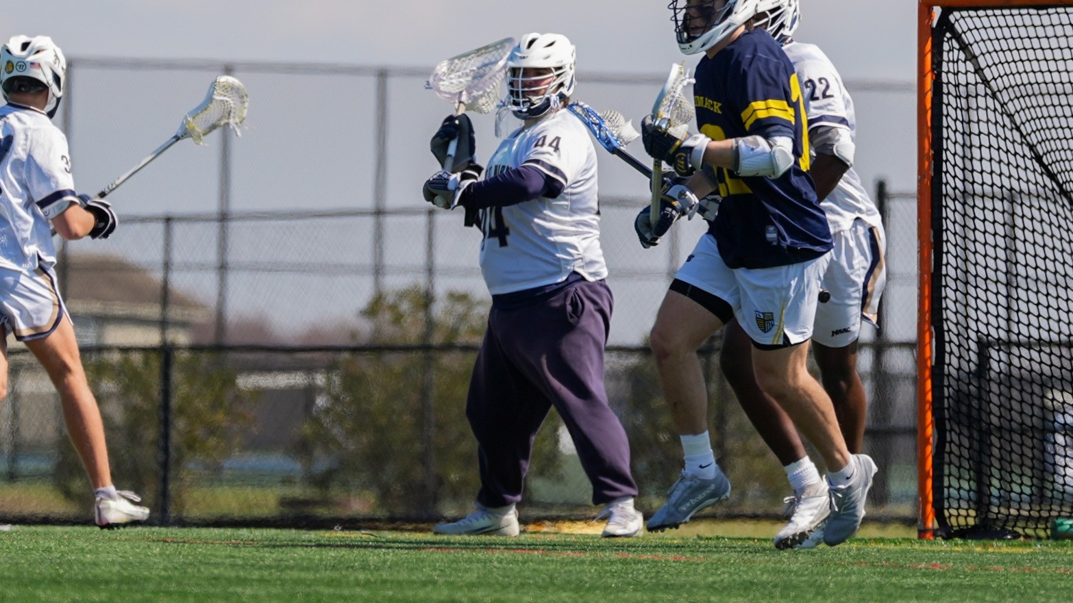 Bennett Wright Looking to Advance the Ball
