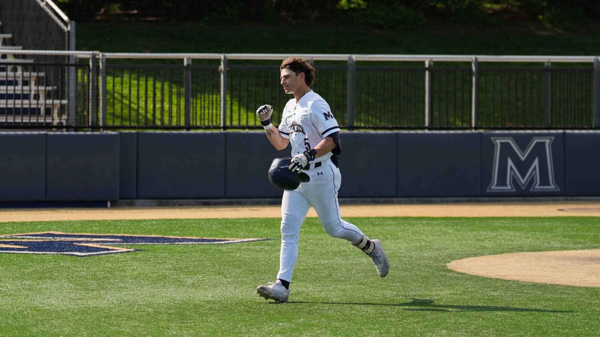 Fredo celebrates home run 2026