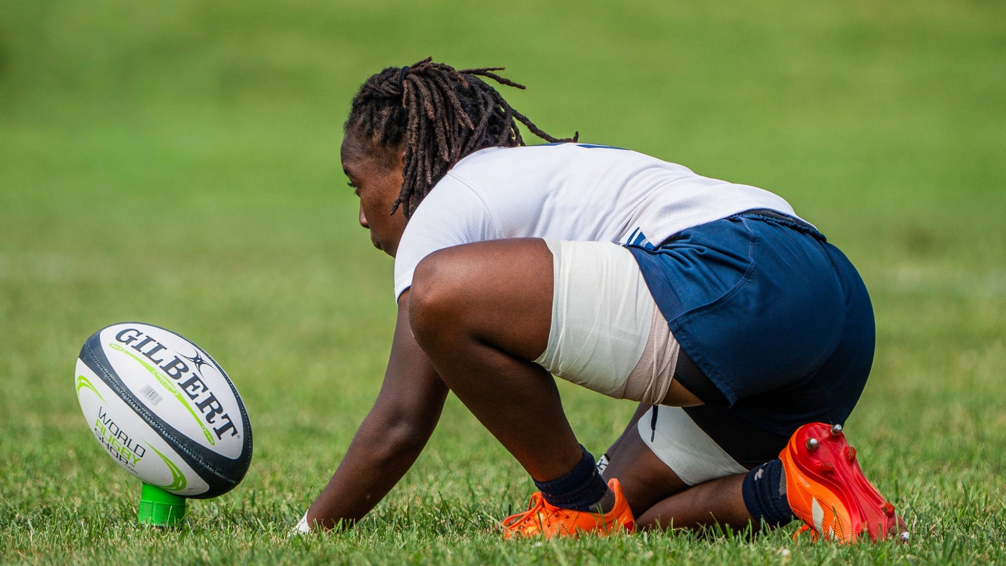 Shaniah Mayers Setting up Ball