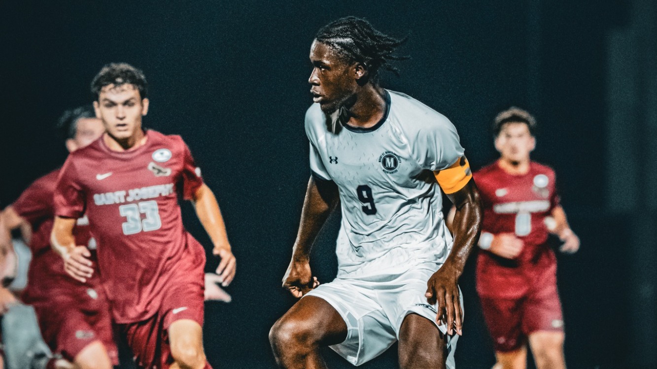 Abou Cherif Eyeing Past a Saint Joseph's Defender