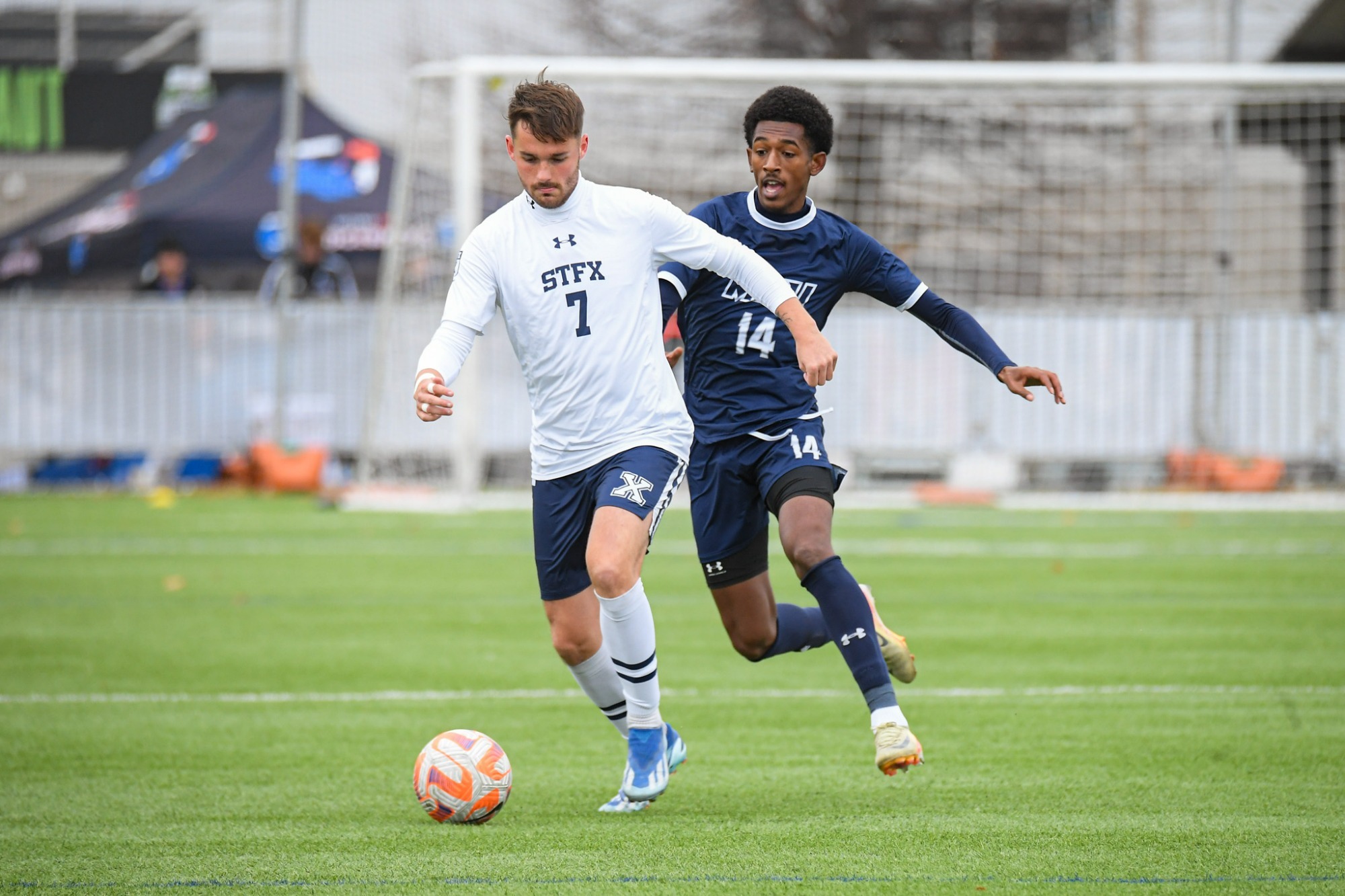 Abel Nesibu battles in U SPORTS consolation semi-final