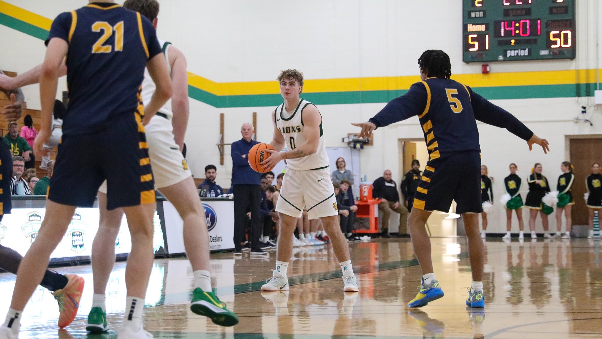 Daniel Halldorsson BANNER_MSSUMBB_2025-26_54980425455_80b919b596_o.jpg