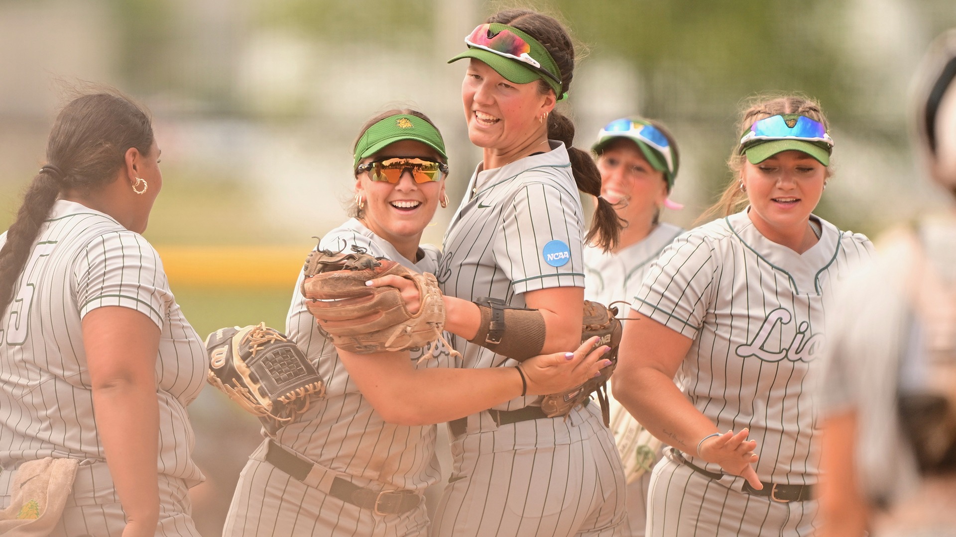 Emily Perry_Carsen Tinkler_2026 MSSU Softball BANNER_MTA_0767.jpg