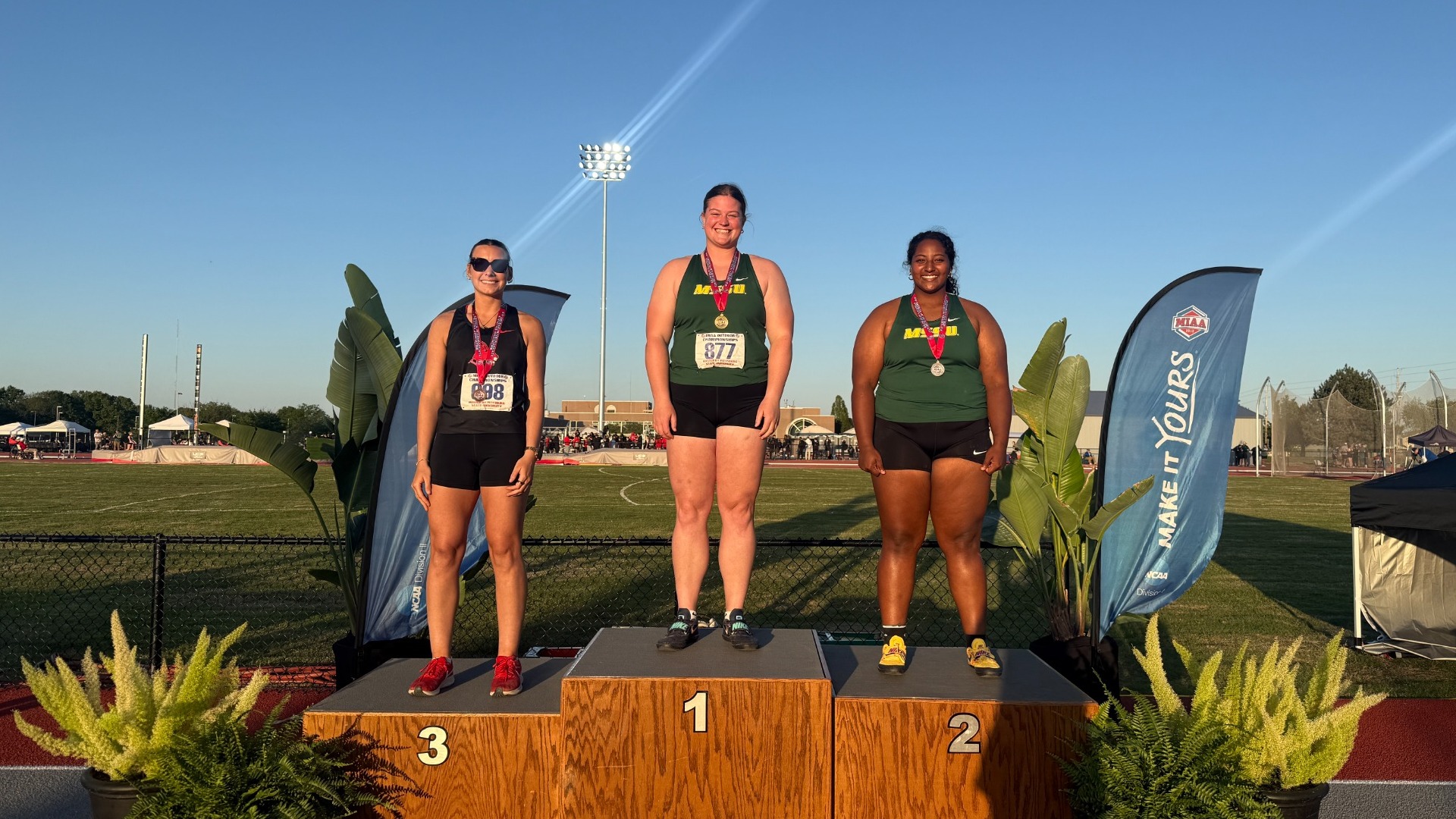 Women'sDiscusThrowMIAA Podium2026