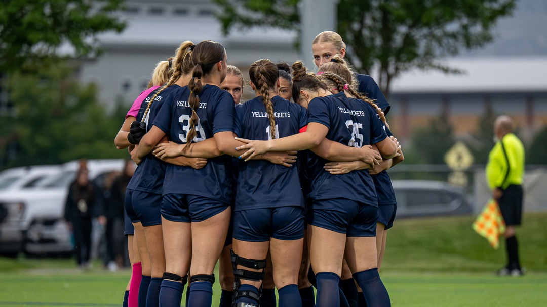 The MSUB women's soccer team huddles pregame