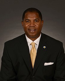 1415-Sean-Woods_200x275