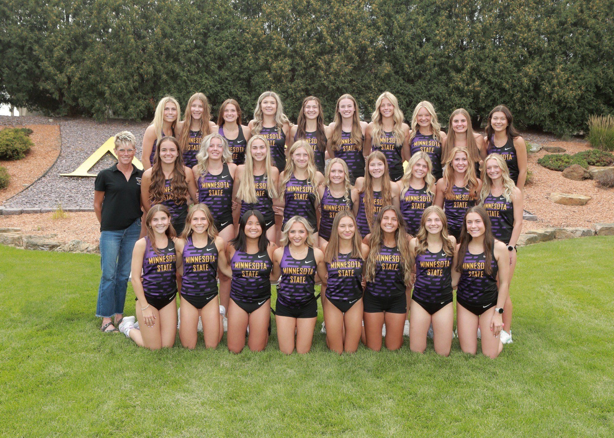 Women's Cross Country Team Photo 2025