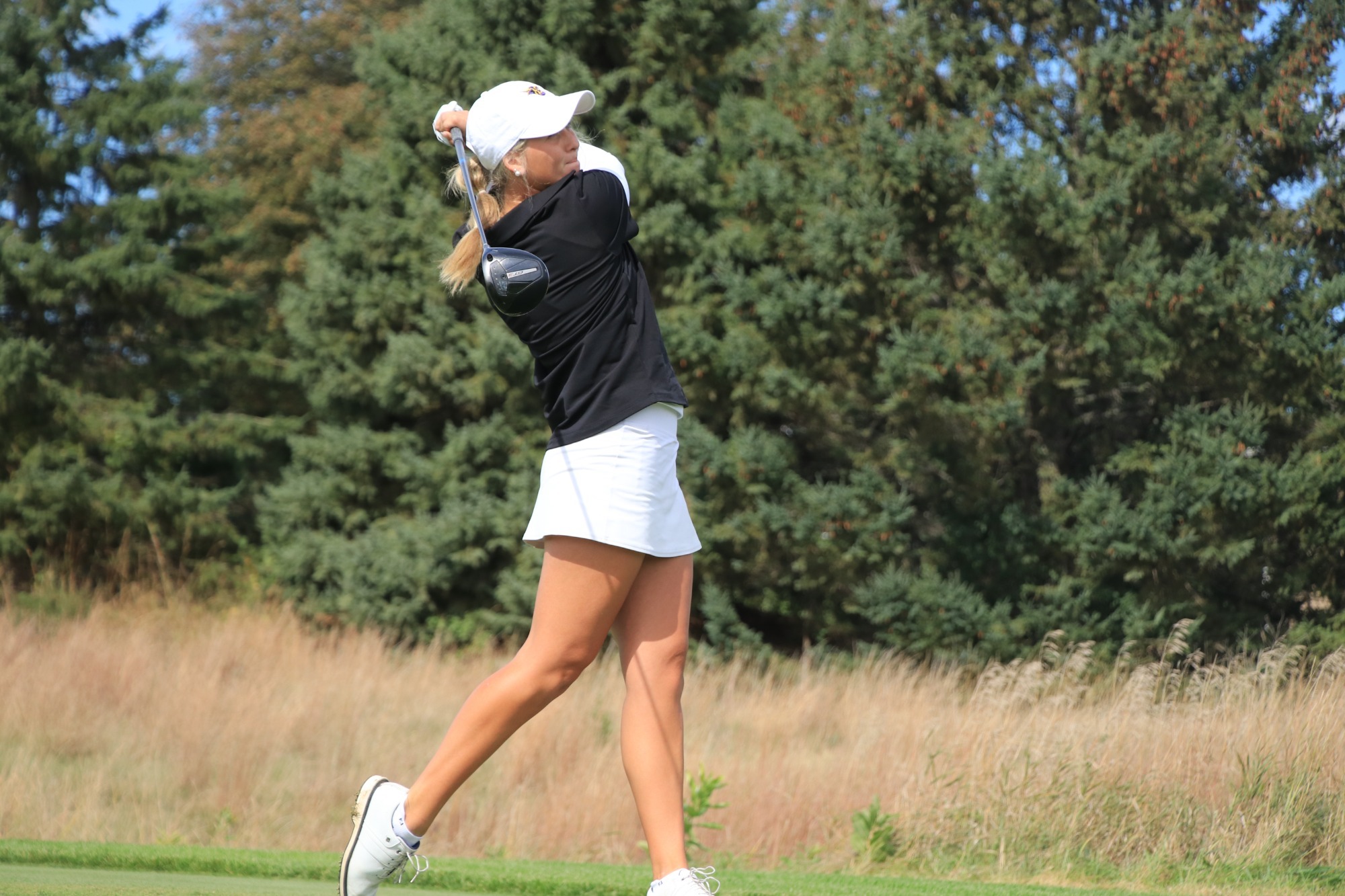 Women's Golfer Competing at the Maverick Fall Brawl