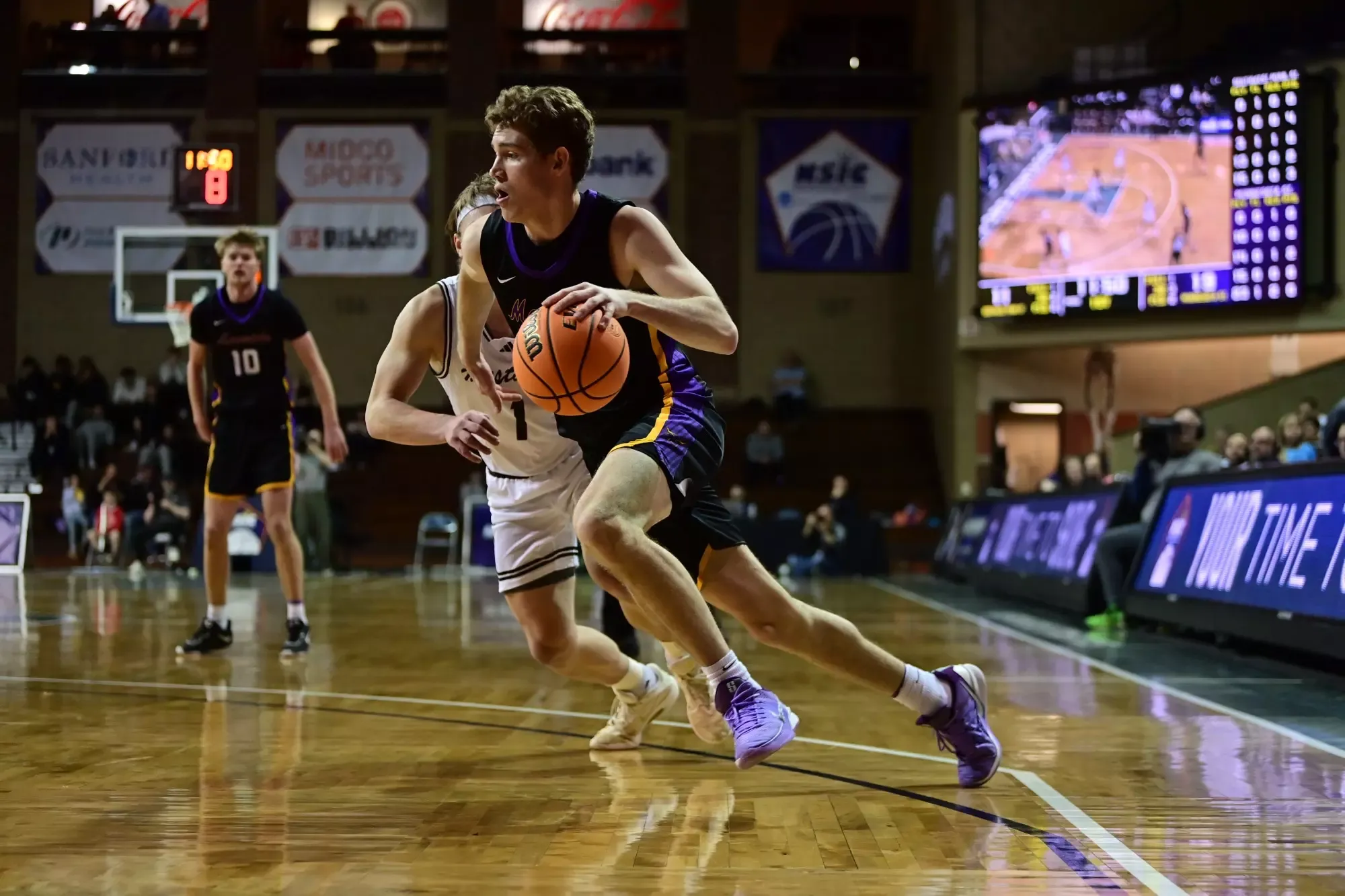 Carson Schweim dribbling with the ball vs. SMSU