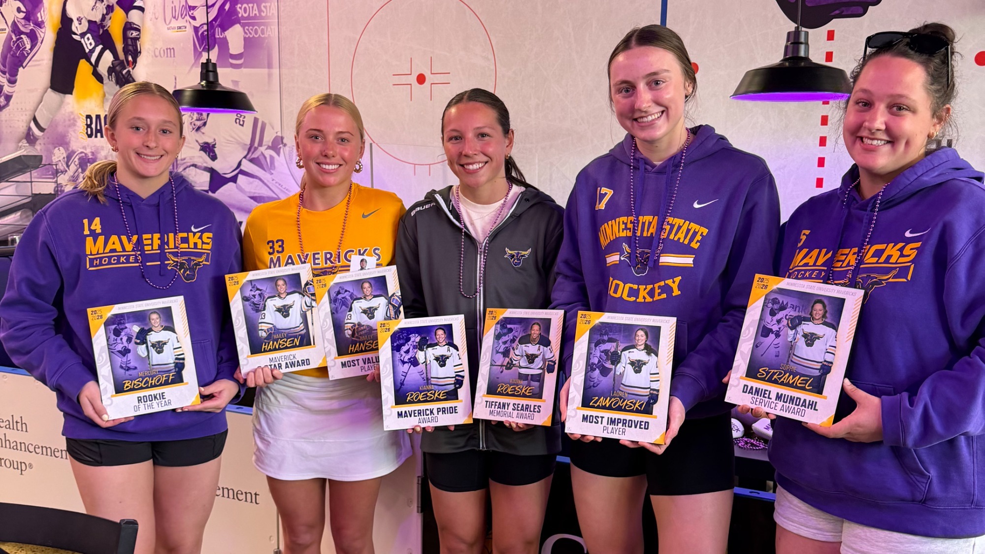 A photo of the 2026 Women's Hockey Award Winners