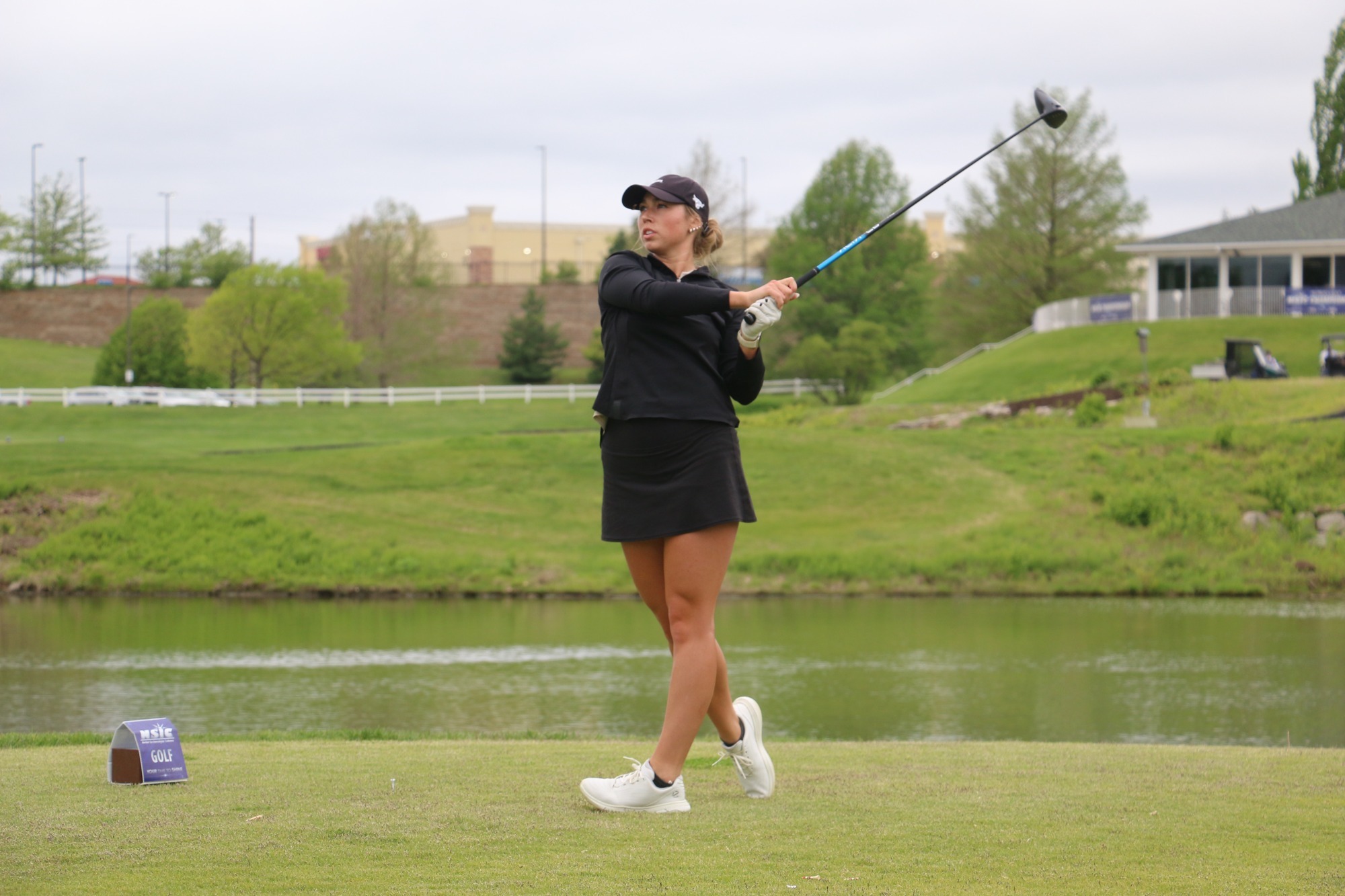Victoria Woytassek in the tee box at the NSIC Championships