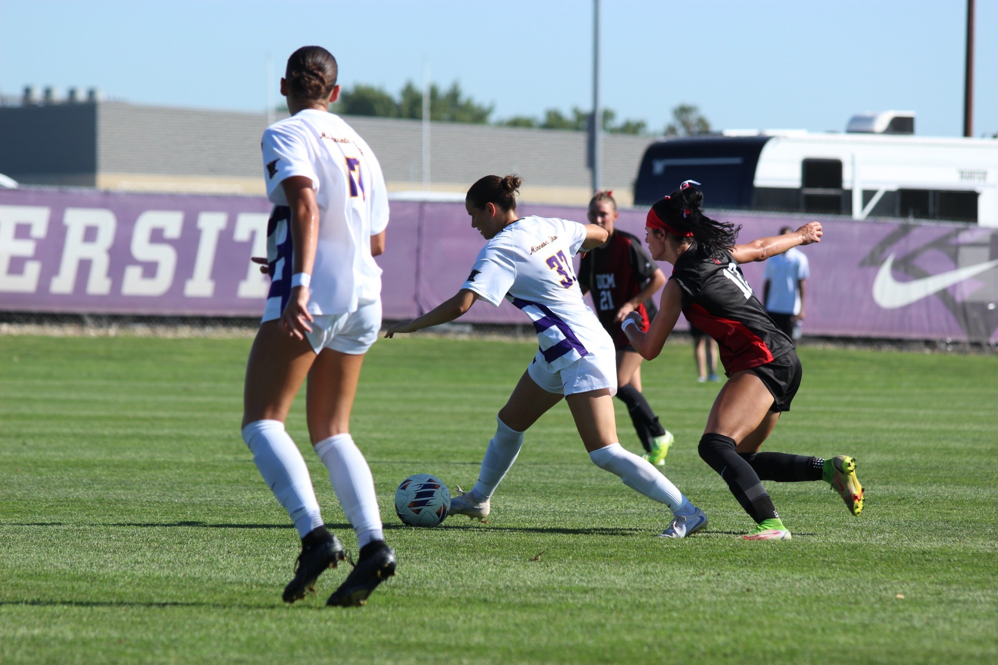 Meghan Sullivan controlling the ball 