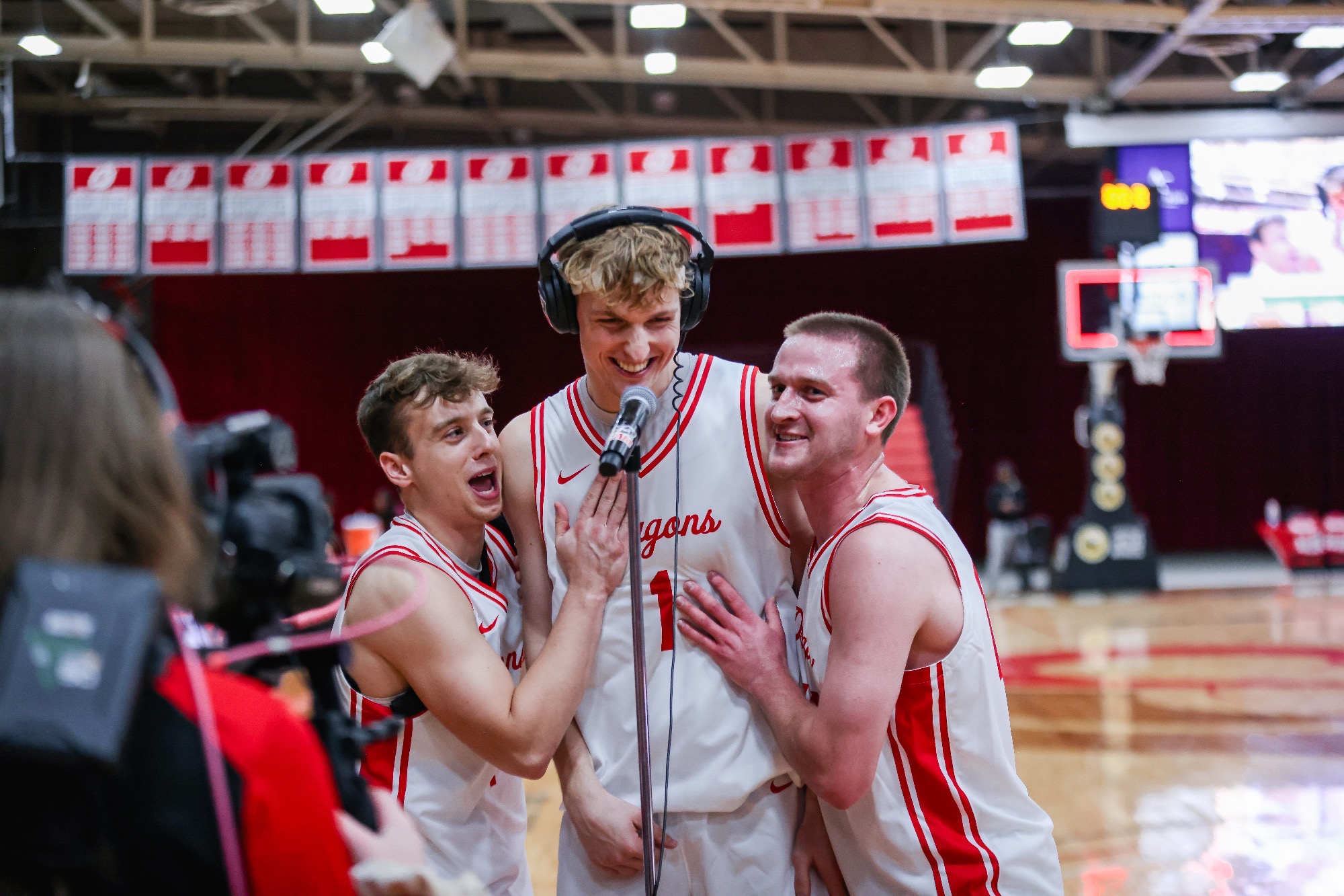 Sam Hastreiter (center) scored a collegiate career high 28 points on Saturday against UMC. 