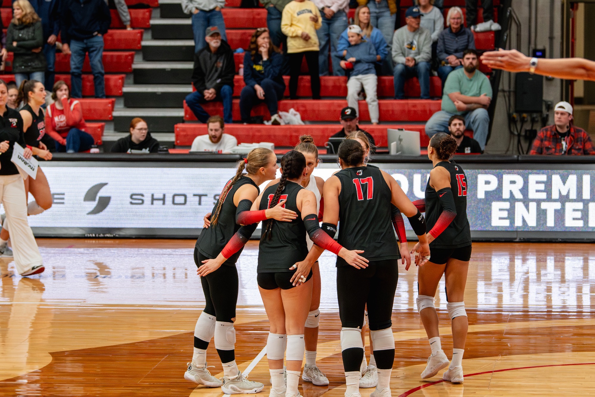 MSUM volleyball fell in five sets to visiting Augustana on Saturday