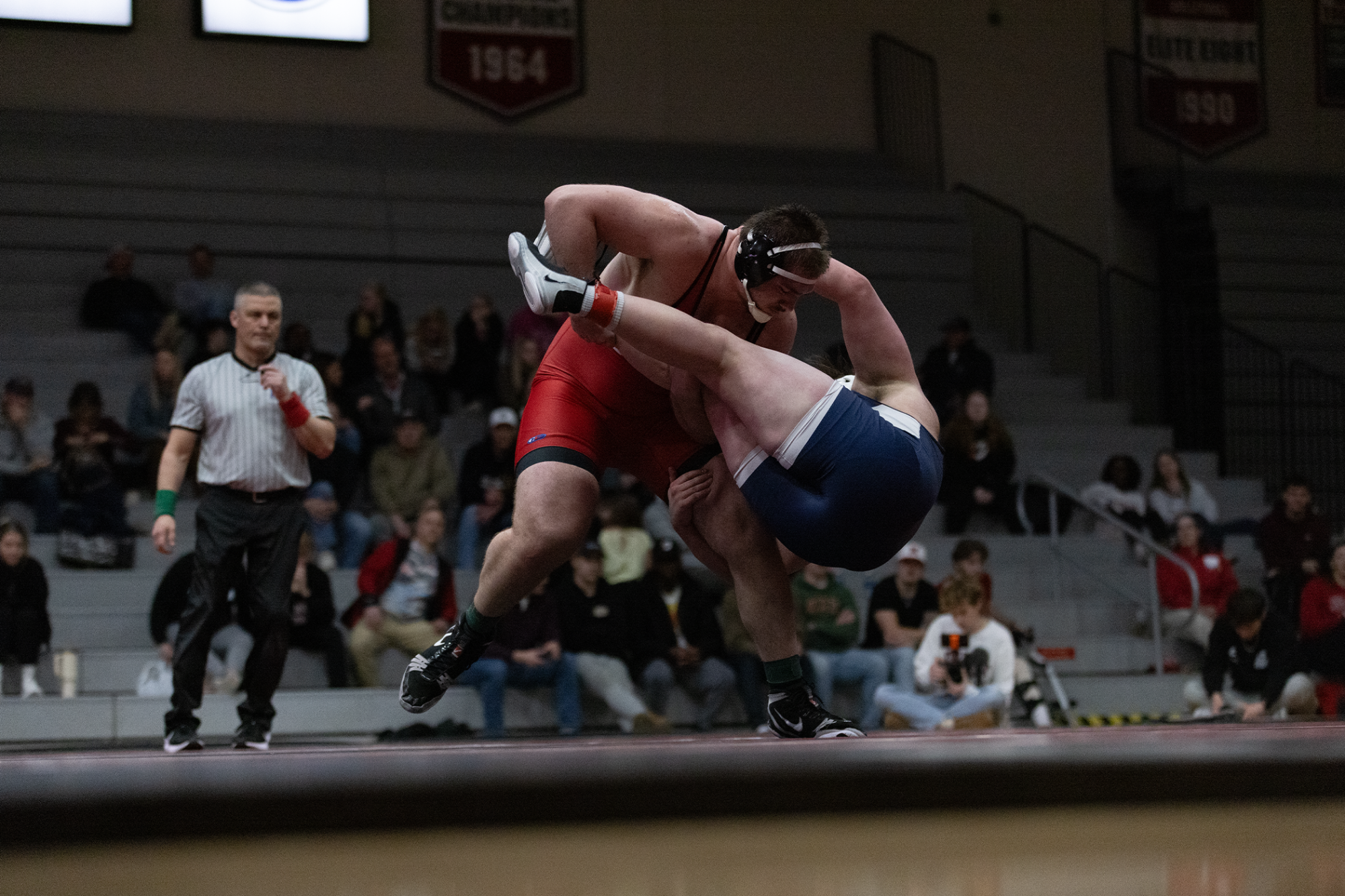 Isaiah Wright scored a technical fall against UMary on Friday
