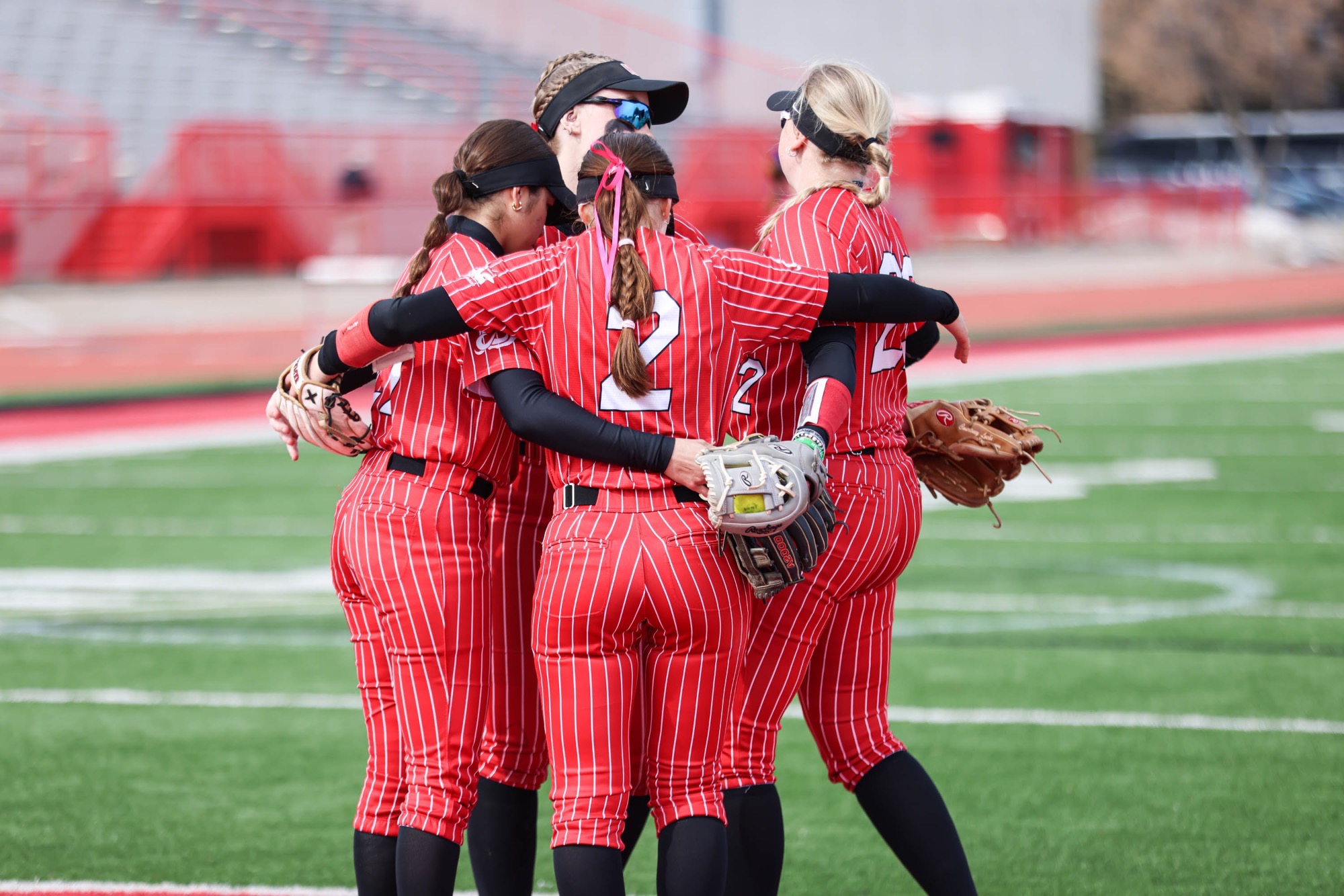 Dragon softball dropped an NSIC doubleheader to SMSU on Friday. 