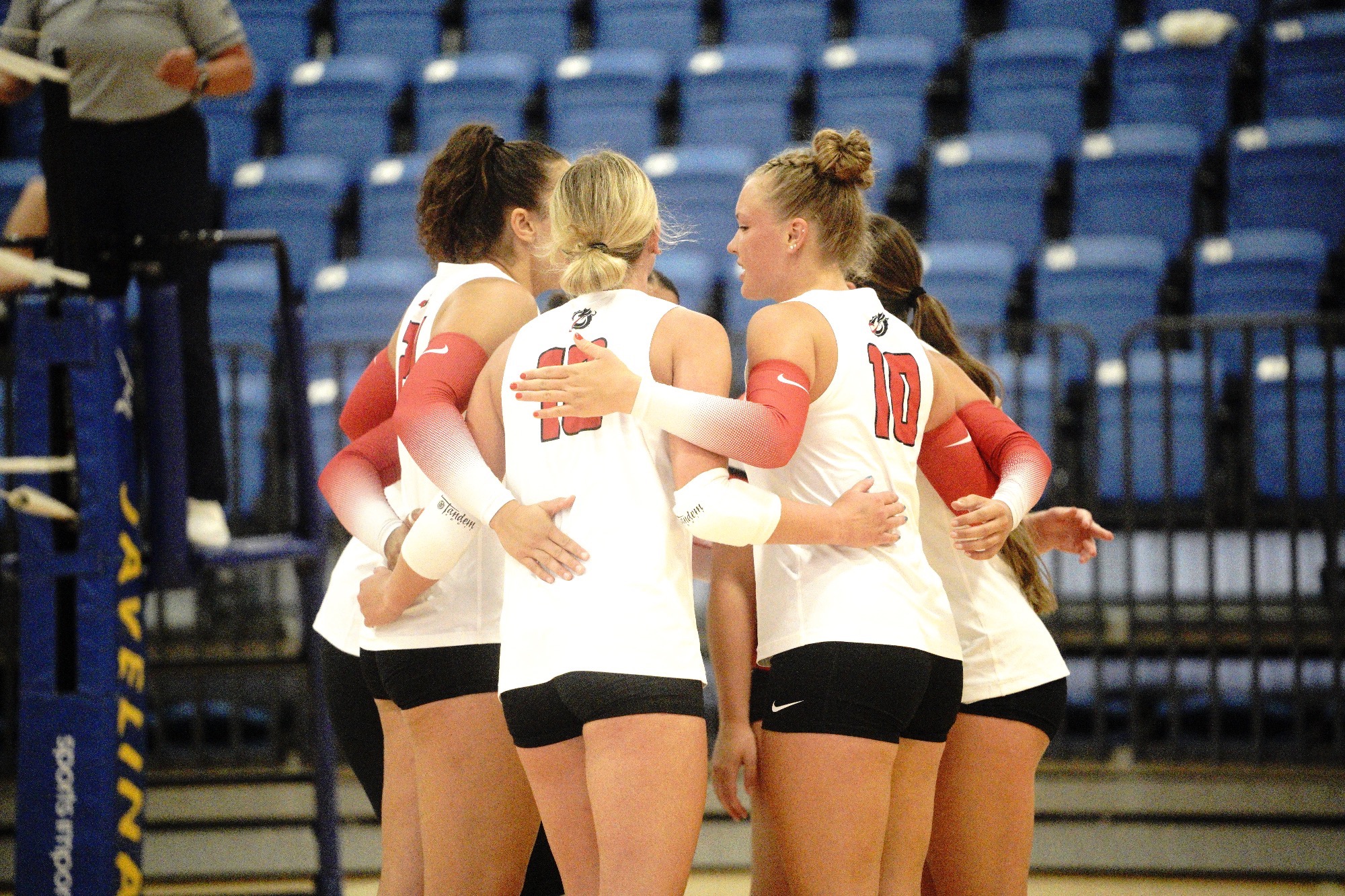 MSUM Volleyball collected three straight wins across Thursday and Friday at the Javelin Volleyball Classic