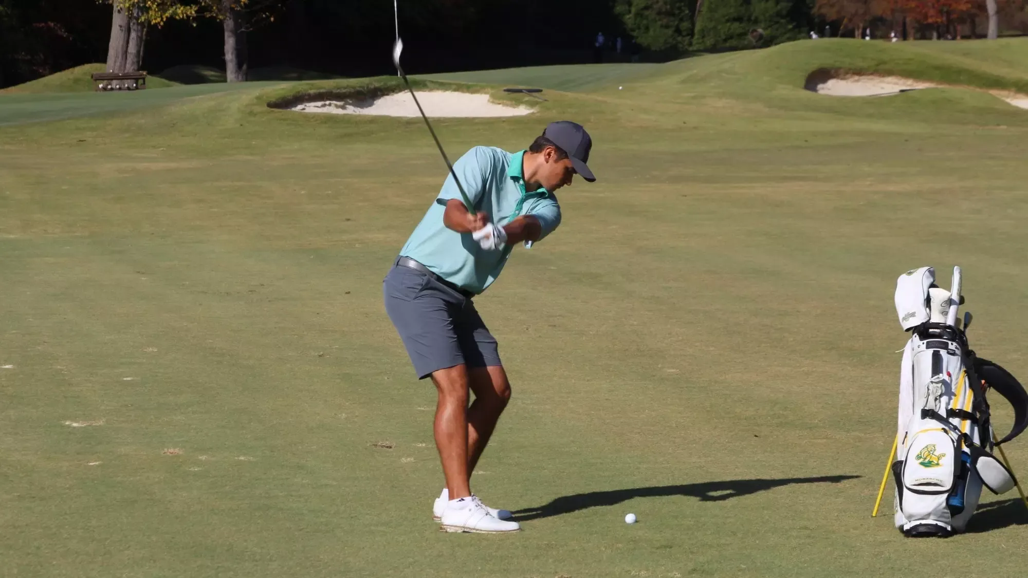 Davis Linhardt on the fairway shooting