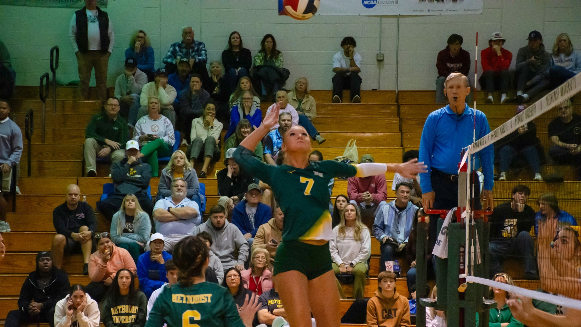 Railyn Fowler on an attack against Pfeiffer