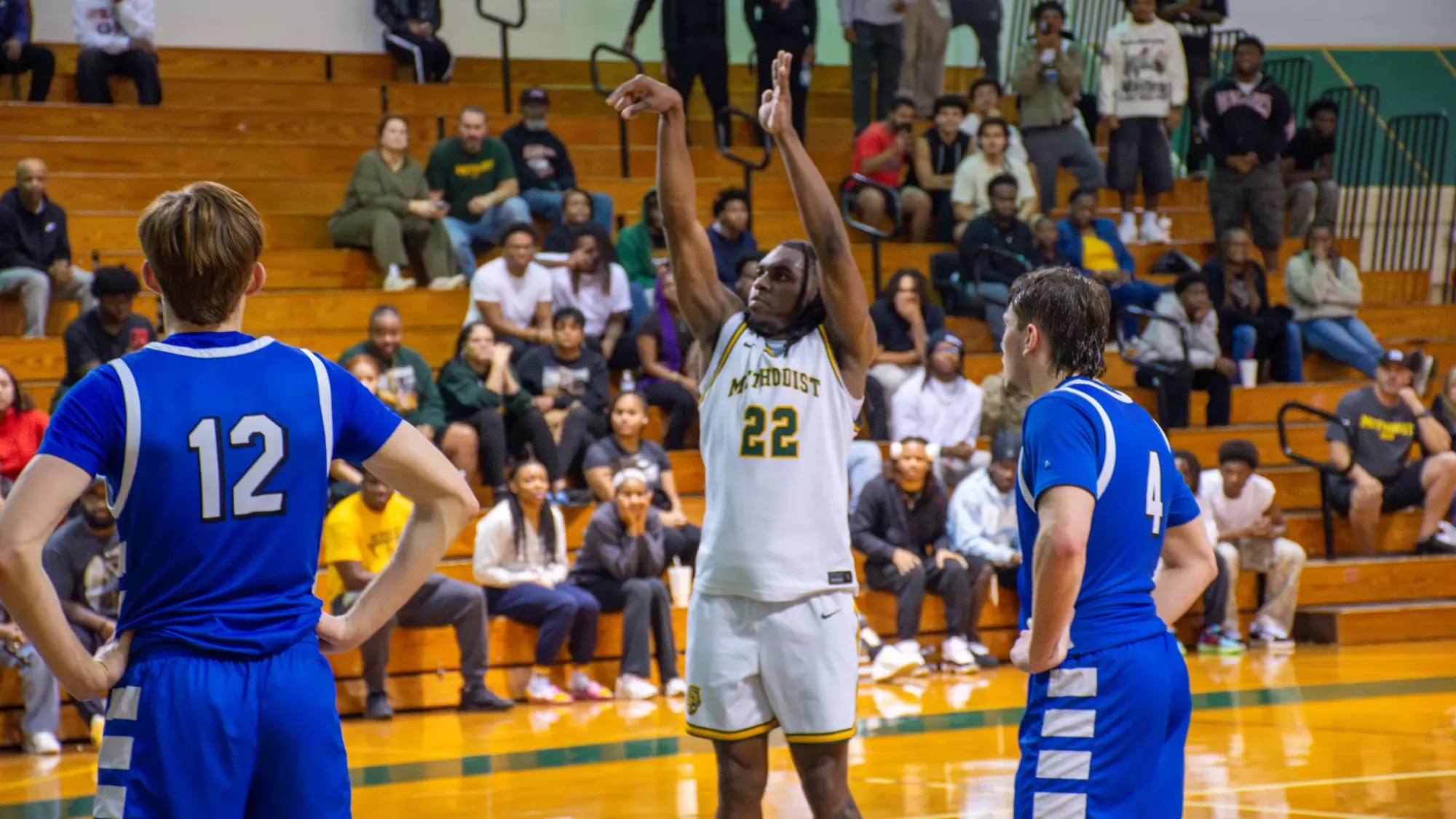 Brian Bullock sinks free throws to beat Brevard