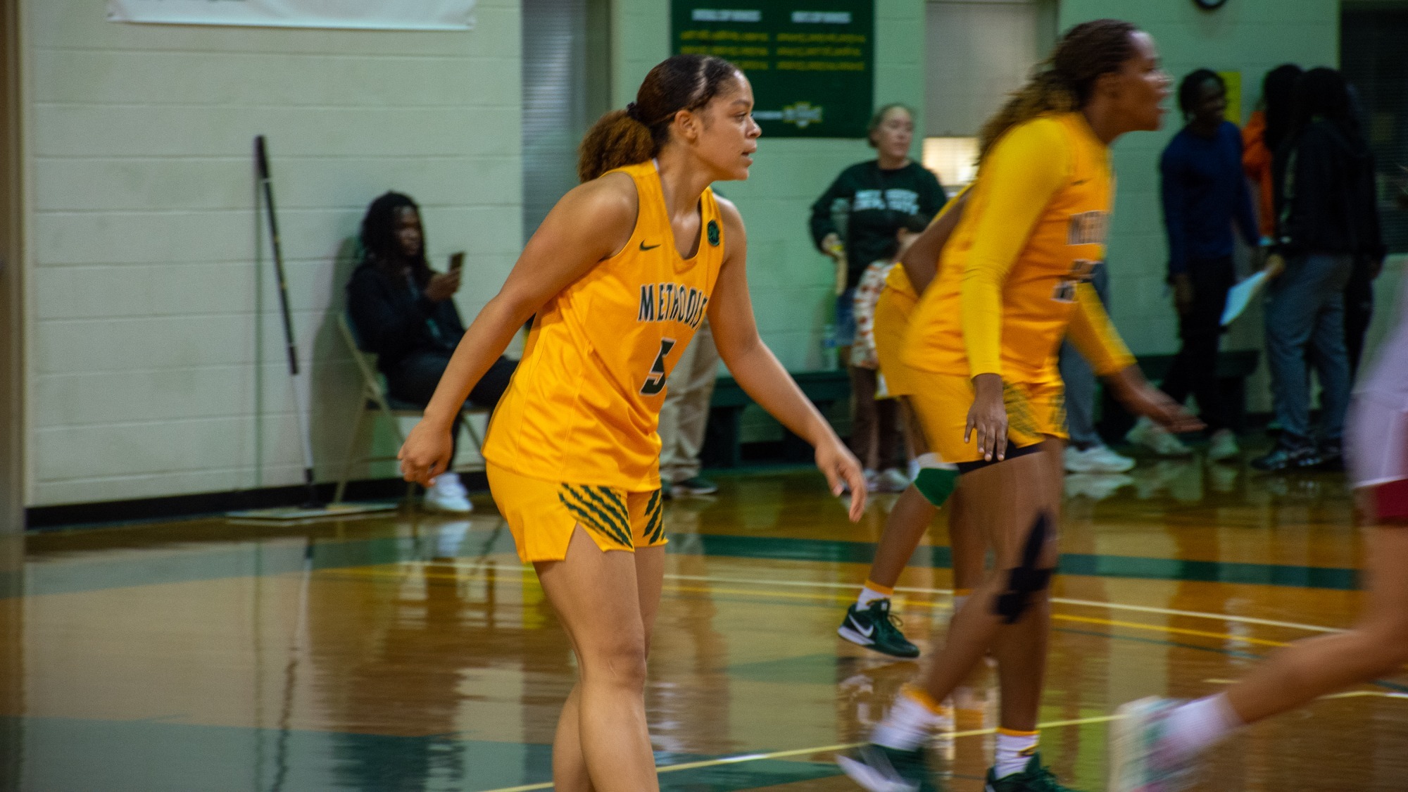 Taylor Watford during some off ball defense