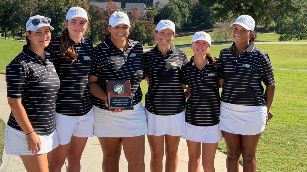 women's golf team at the 2026 chimney oaks event