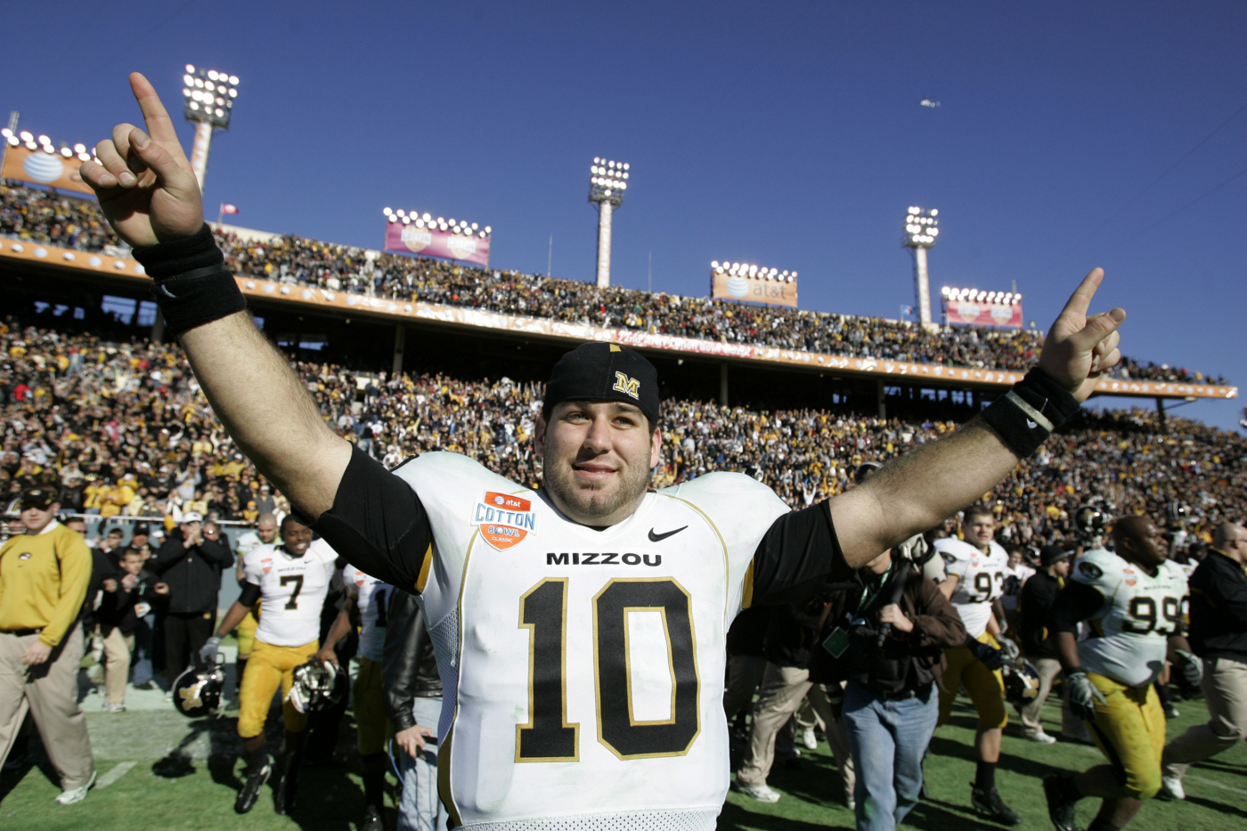 Missouri quarterback Chase Daniel celebrates Missouri's 38-7 win over Arkansas in the Cotton Bowl. (AP Photo/Tony Gutierrez)