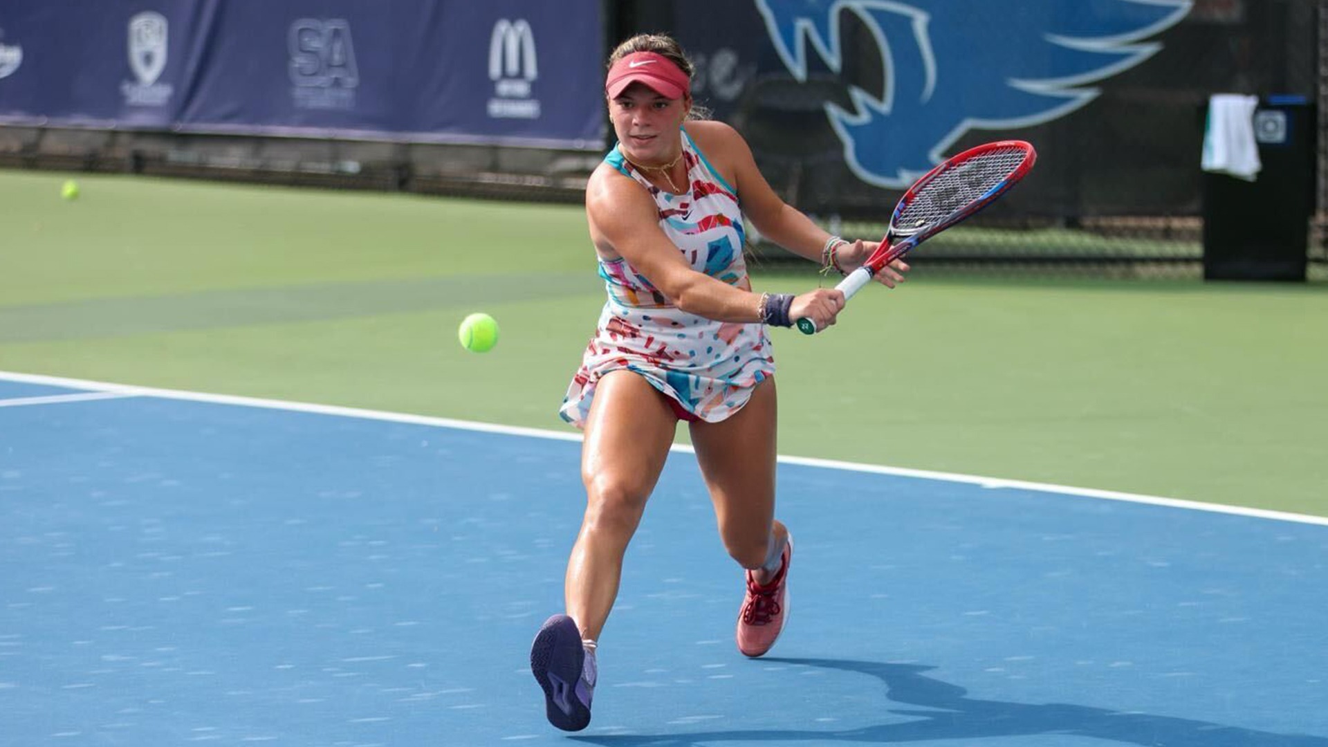 Tennis Transfer Julie Bedard