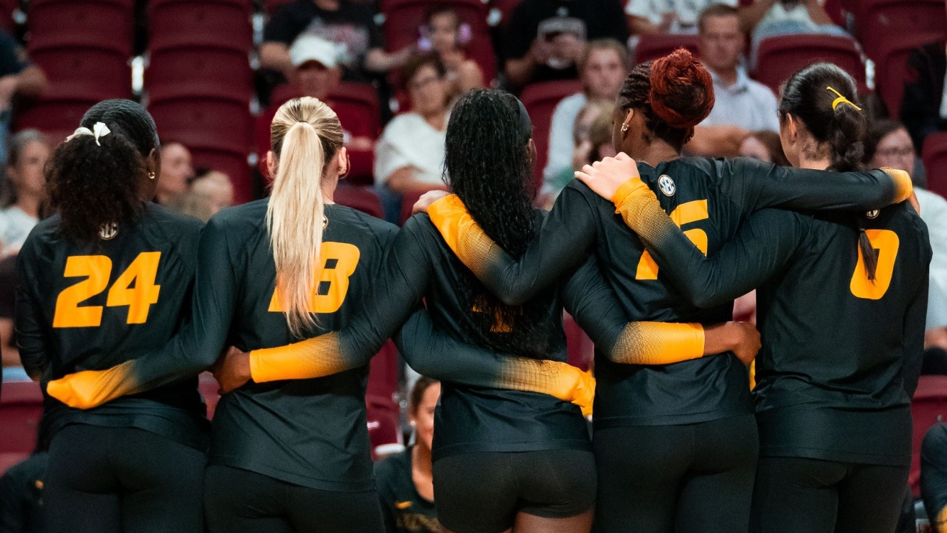 Mizzou Volleyball Huddles During Match Against Arkansas State