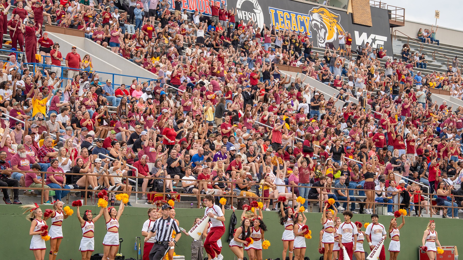 FB_MSU_Cheer_Fans (1)