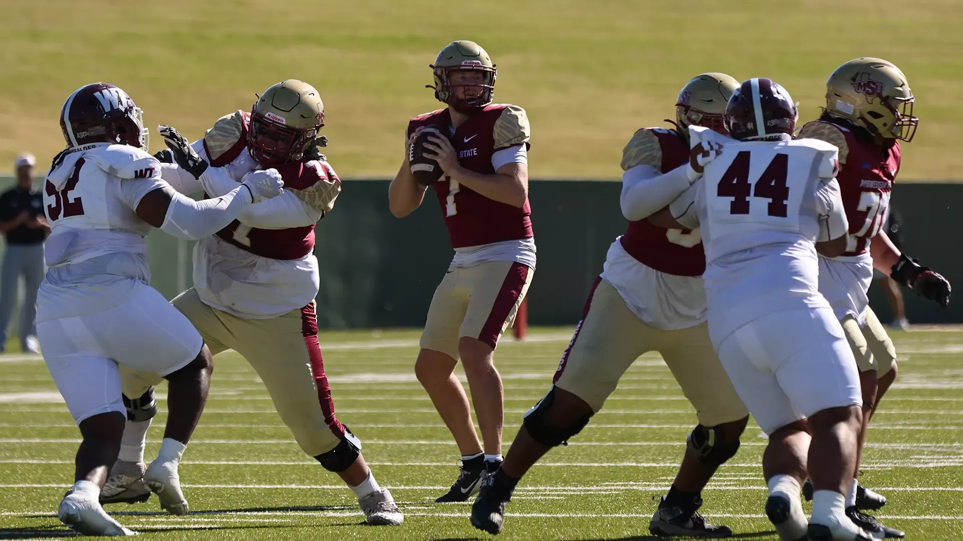 25_11_8_FB_WT_Jastrab (1)