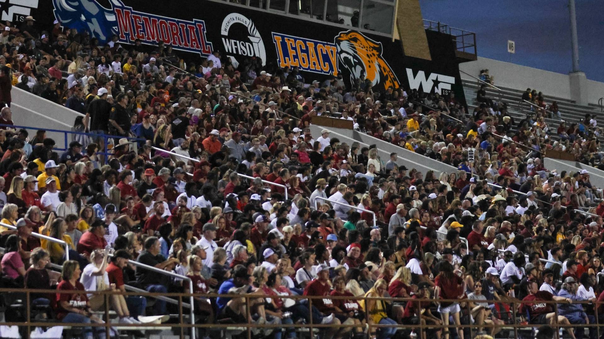 24_FB_UTPB_Fans_Linden