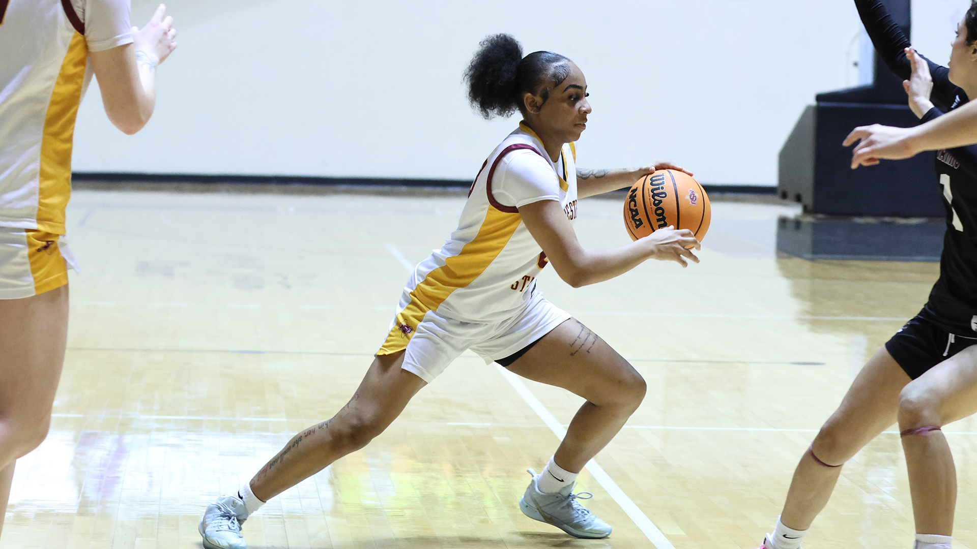 26_2_12_WBB_TAMIU_Choice (1)