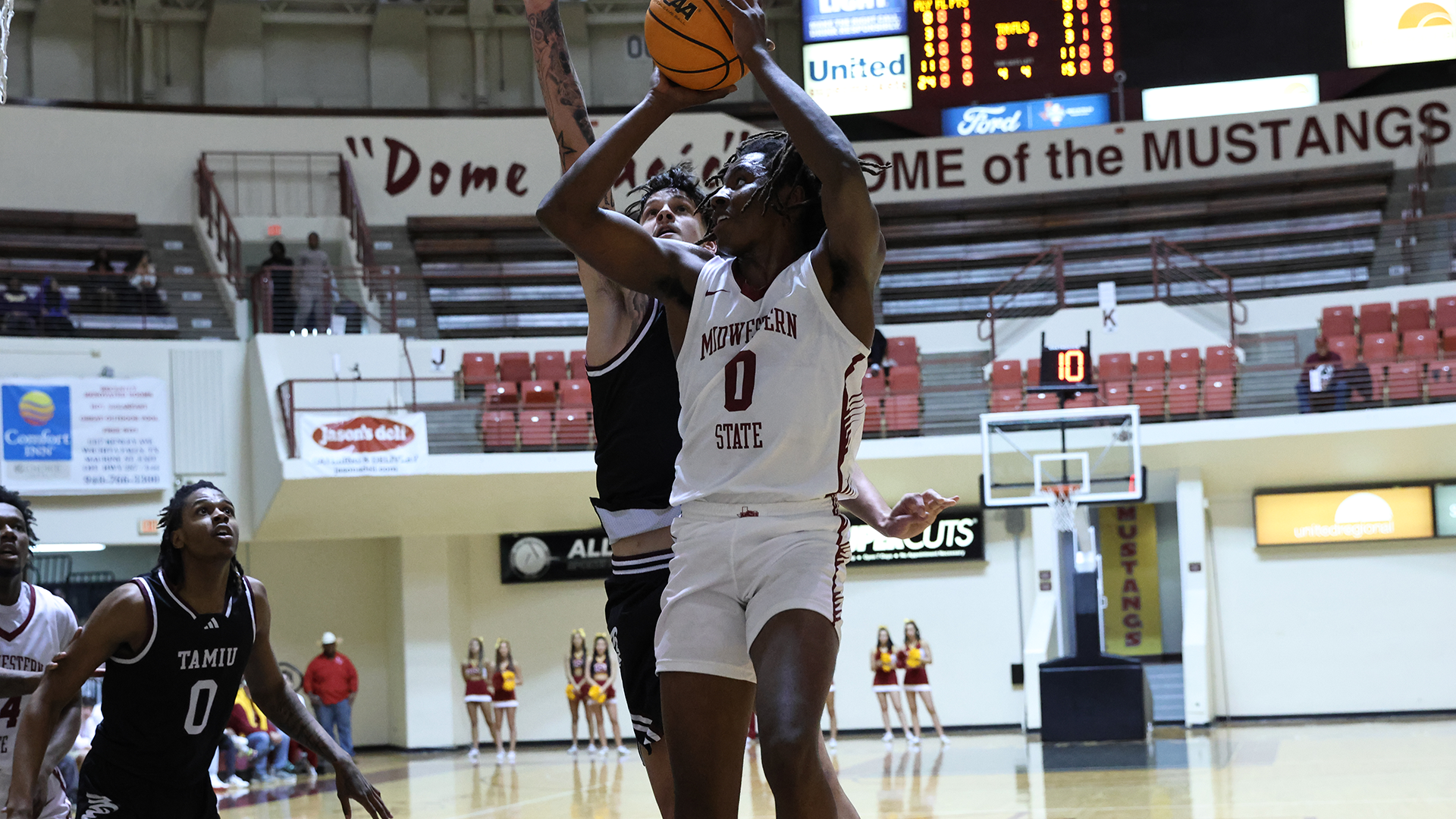 26_2_12_MBB_TAMIU_K.Jackson (1)