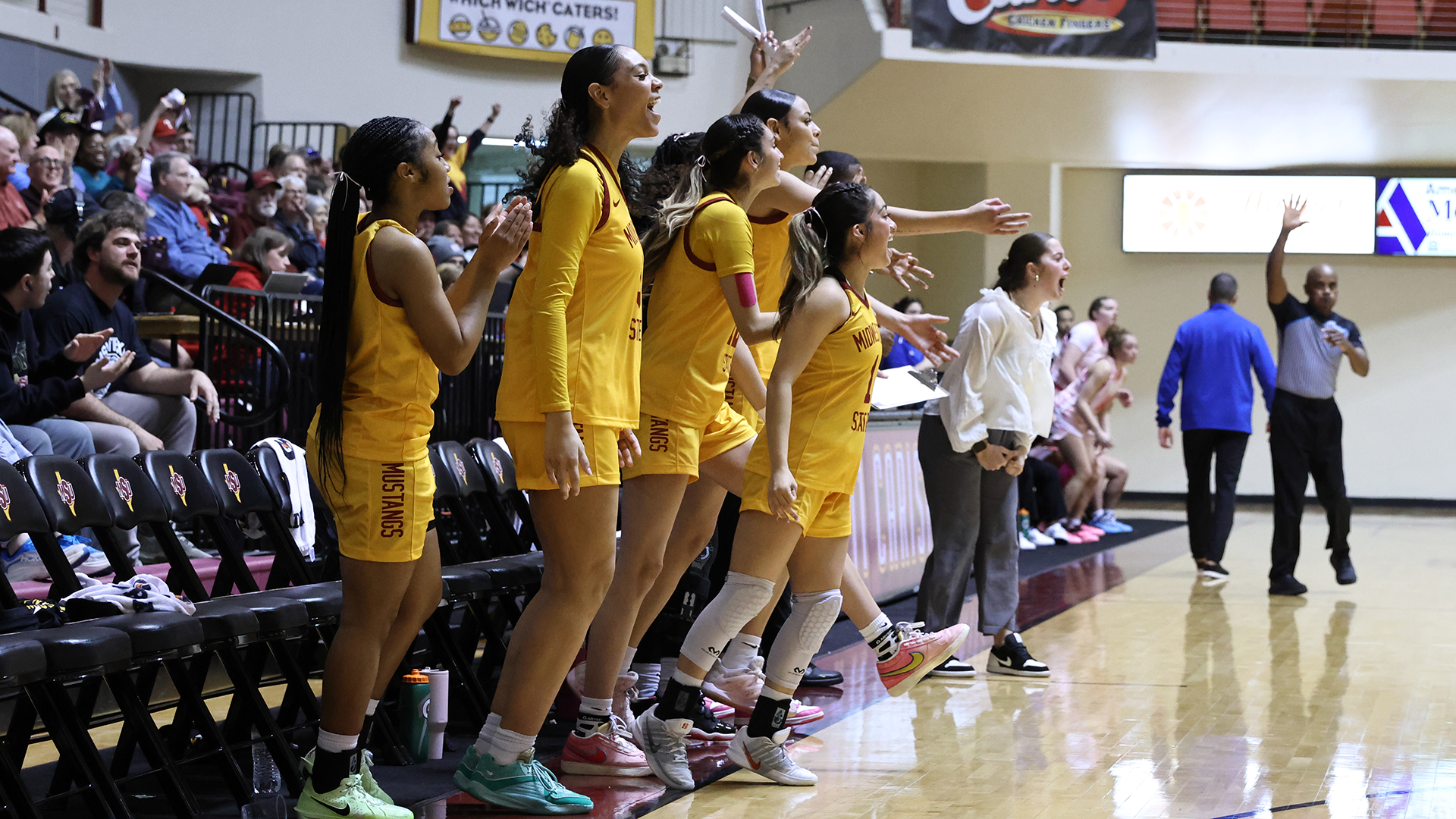 26_2_14_WBB_TAMUK_Team (1)