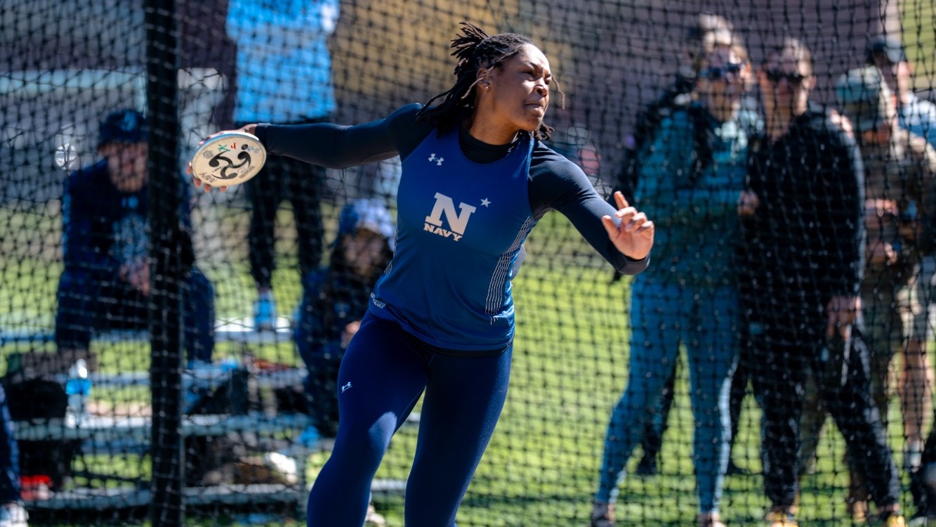 Nalina Smith throwing the discus in the Army-Navy Outdoor Star Meet