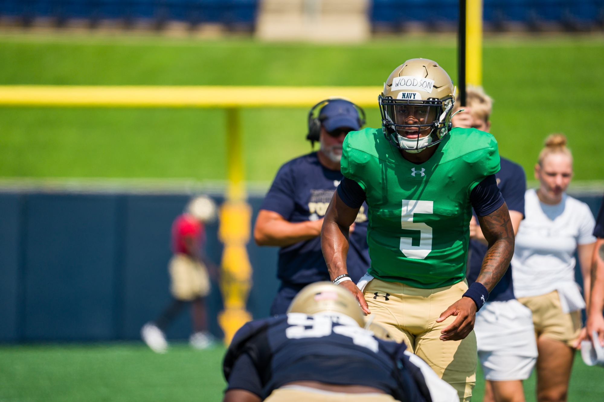 Braxton Woodson readies to take the snap in a scrimmage 