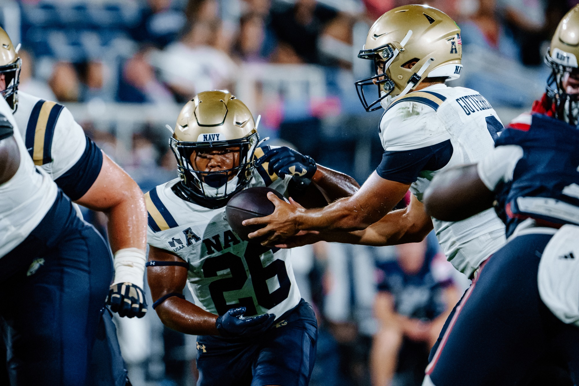 Michael Barrow takes a handoff against UAB