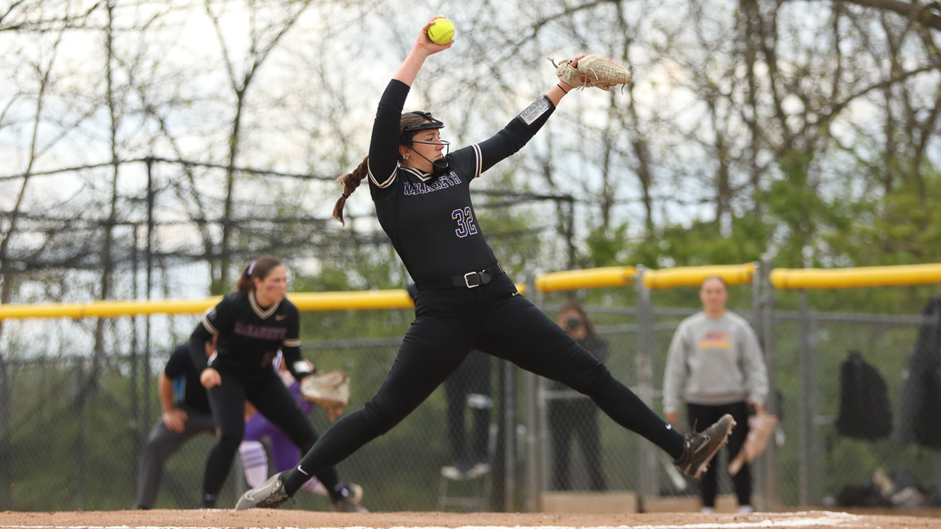 Amanda Linnenbrink pitching against Alfred in E8 championship 