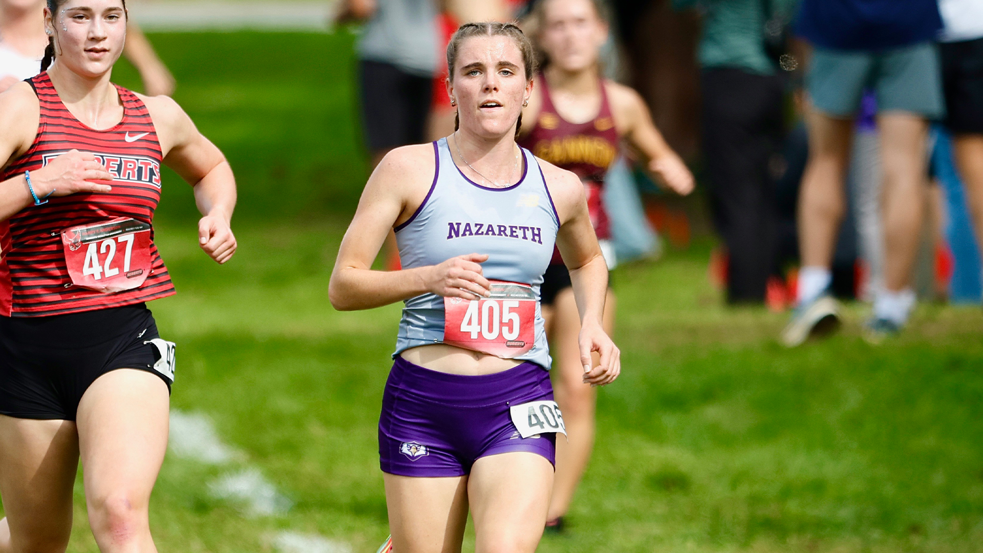 Kelsey Fahy running at Roberts Andersen Invite 