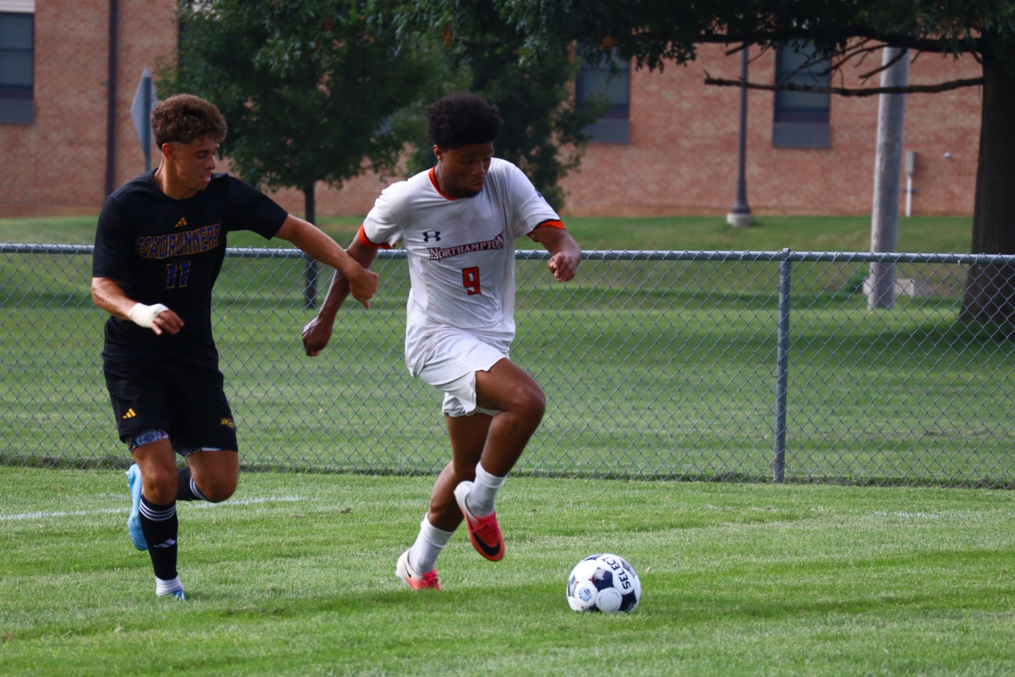 Givanchy Durandisse starting to breakaway from Defender