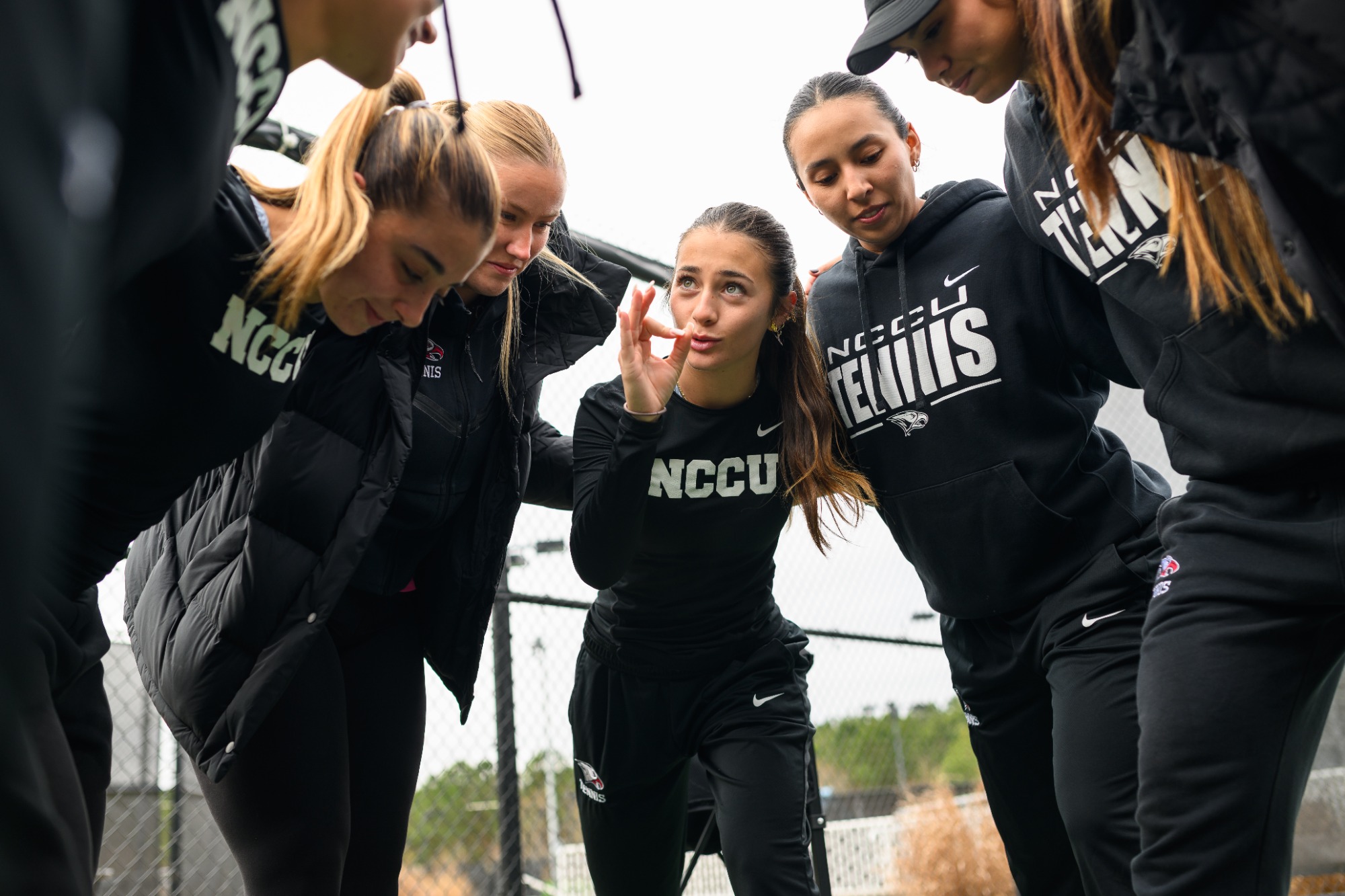 Huddle Women's Tennis