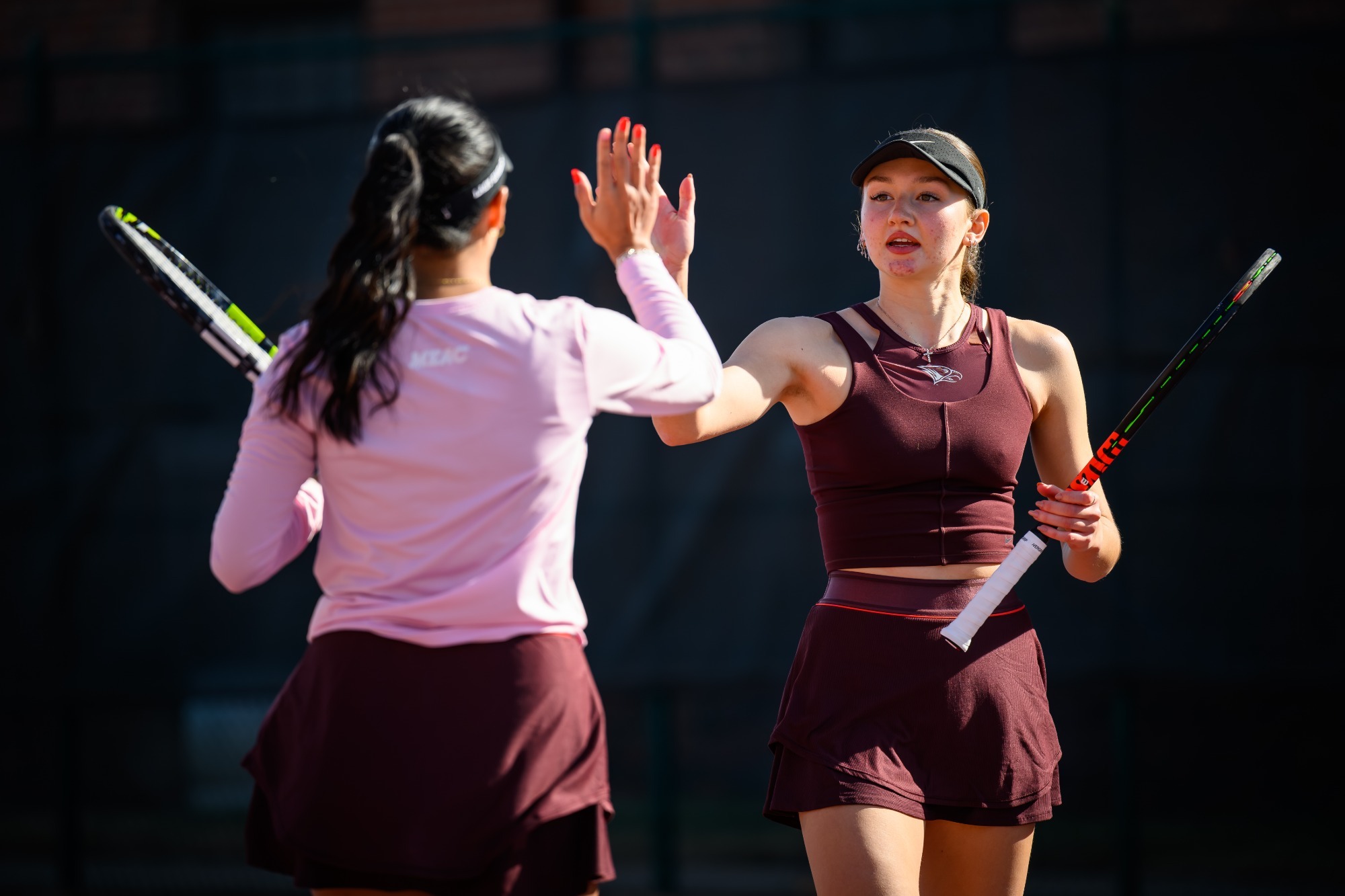 Sara_Barbaric 2026 - high five