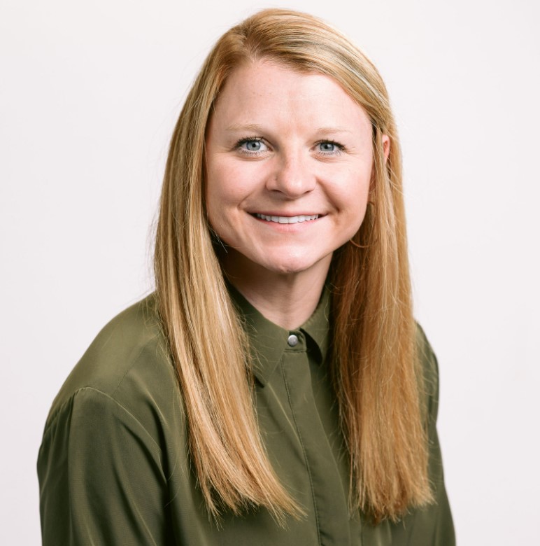 Leah Szabla Headshot