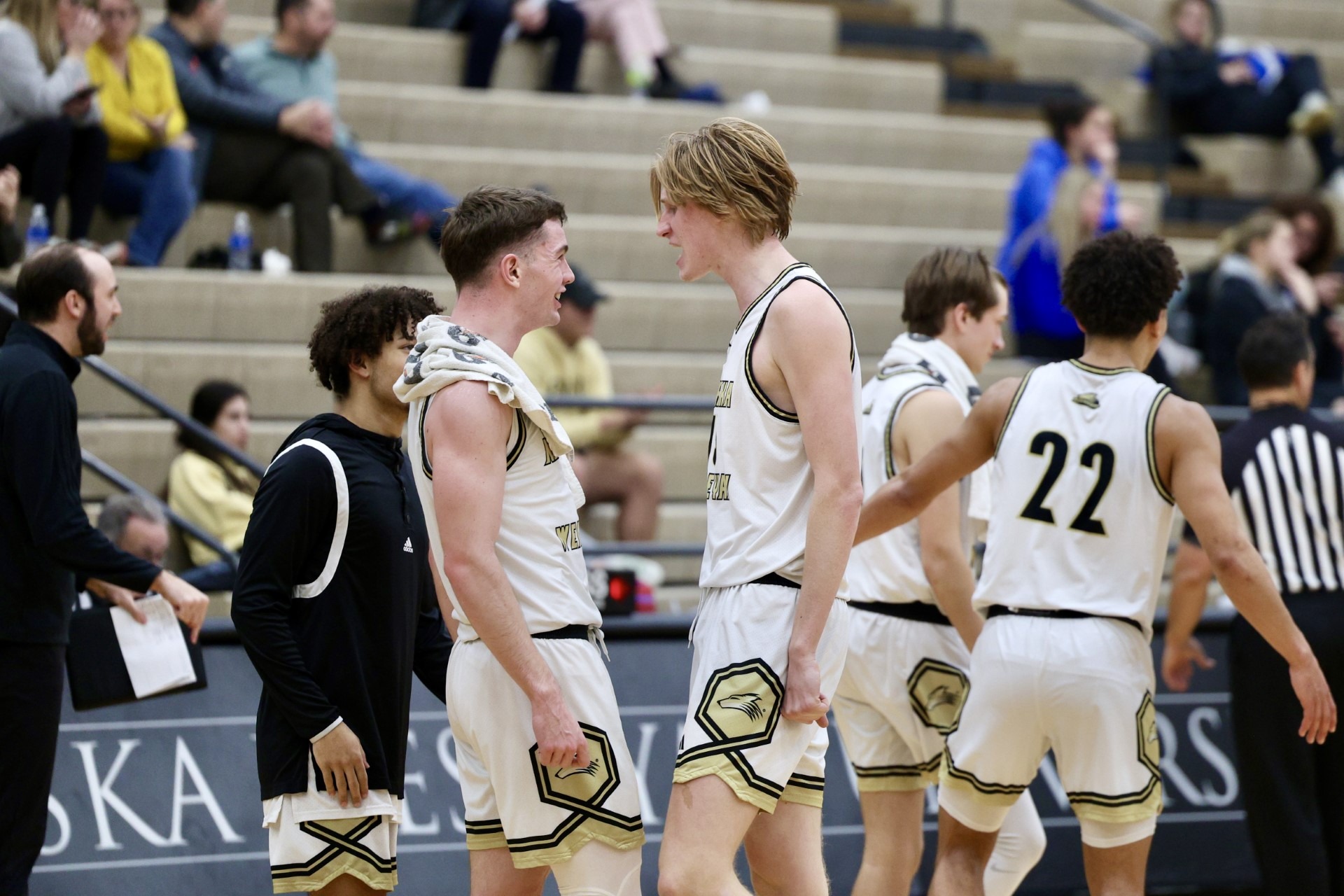 19 Nebraska Wesleyan Takes Down Dubuque to Improve Winning Streak to