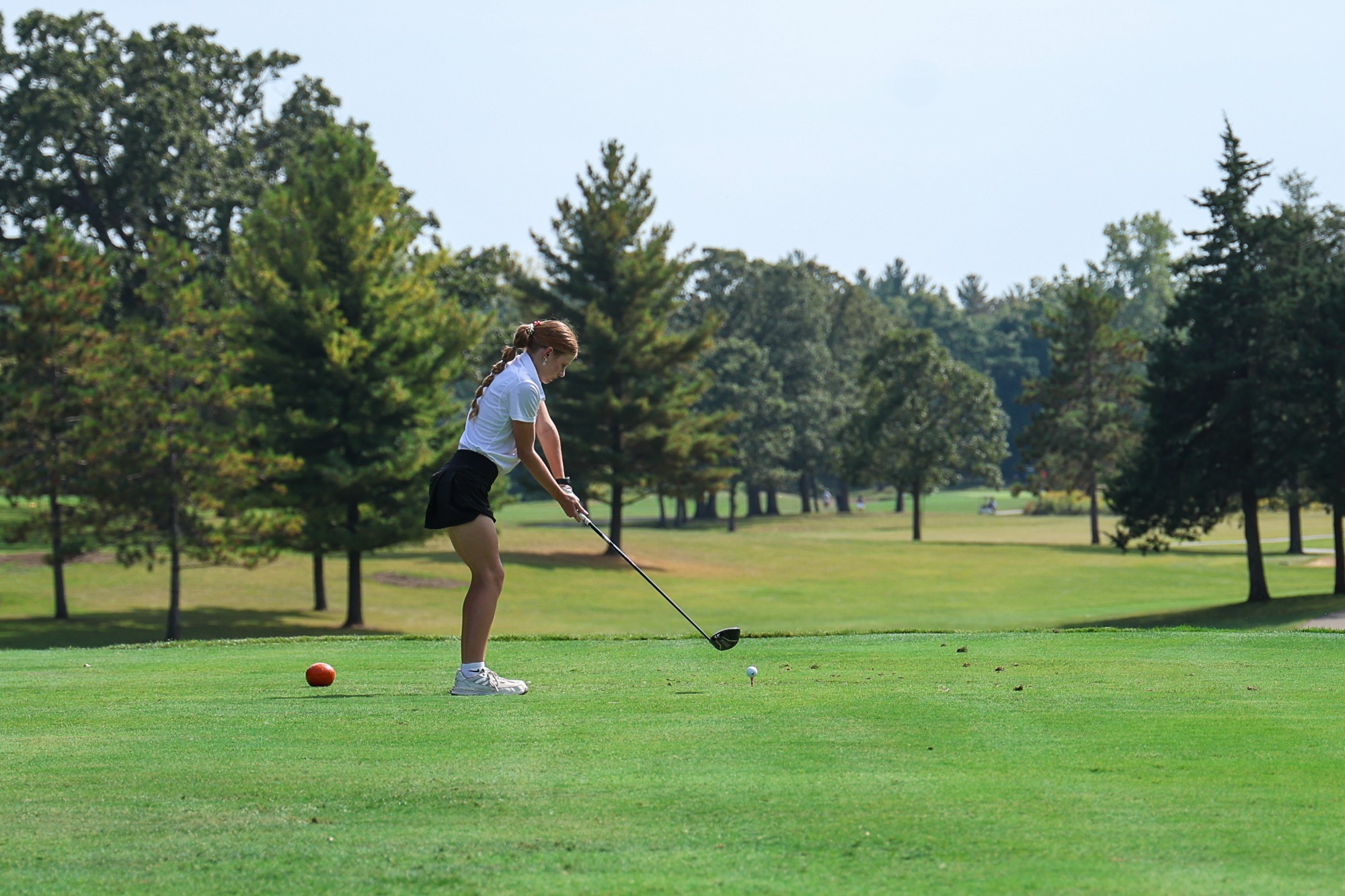 Lauren Hays tees off at the Midwest Region Classic